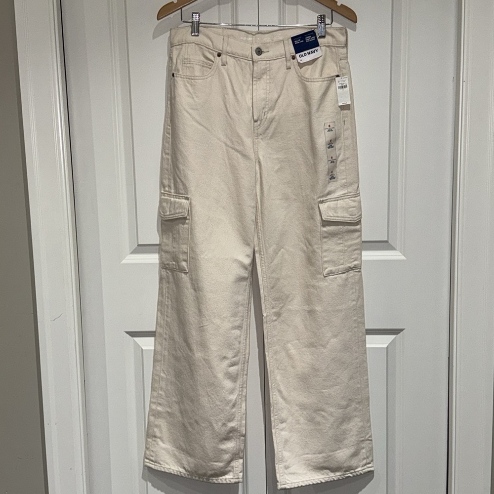 BNWT- Old Navy Sky-Hi Wide Leg Jeans